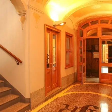 Guesthost - Near Piazza Castello Lägenhet Turin