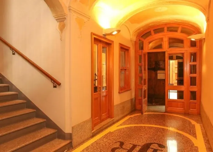 Guesthost - Near Piazza Castello Apartment Turin